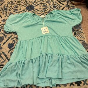 NWT Davi & Dani small blouse